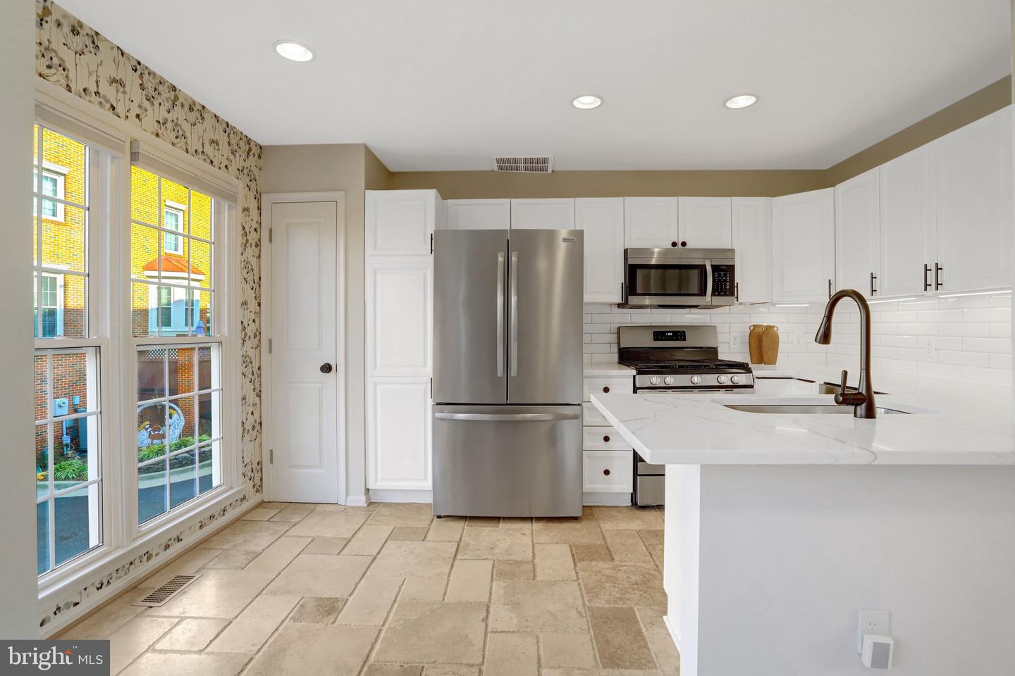 2422 N HAMPTON DR, ALEXANDRIA, Virginia 22311, 3 Bedrooms Bedrooms, ,2 BathroomsBathrooms,Residential,For sale,2422 N HAMPTON DR,VAAX2052818 MLS # VAAX2052818