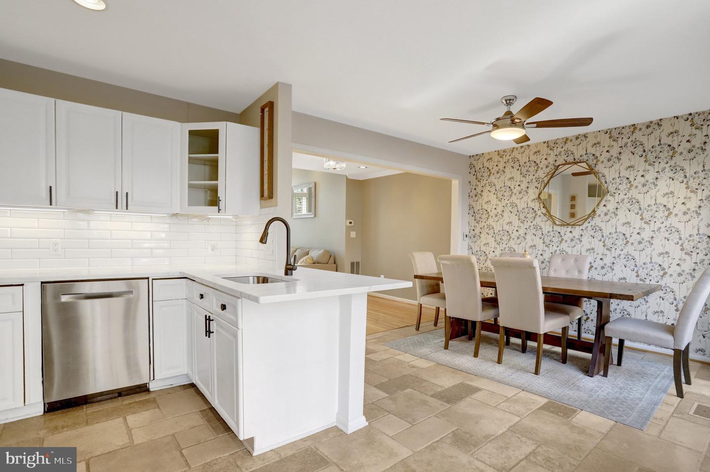 2422 N HAMPTON DR, ALEXANDRIA, Virginia 22311, 3 Bedrooms Bedrooms, ,2 BathroomsBathrooms,Residential,For sale,2422 N HAMPTON DR,VAAX2052818 MLS # VAAX2052818