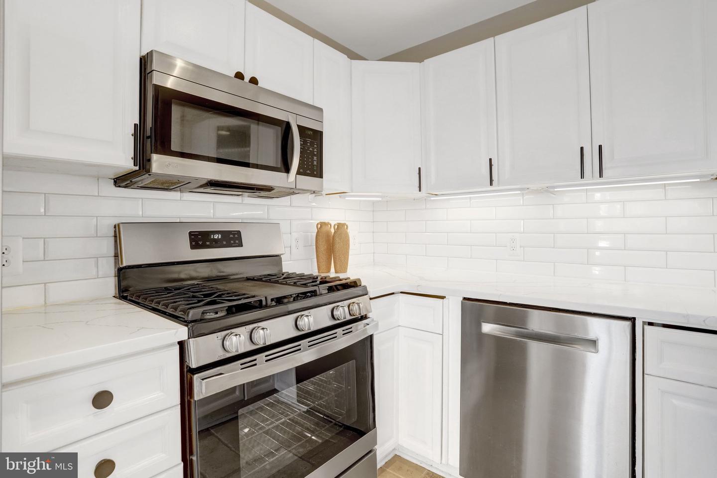 2422 N HAMPTON DR, ALEXANDRIA, Virginia 22311, 3 Bedrooms Bedrooms, ,2 BathroomsBathrooms,Residential,For sale,2422 N HAMPTON DR,VAAX2052818 MLS # VAAX2052818