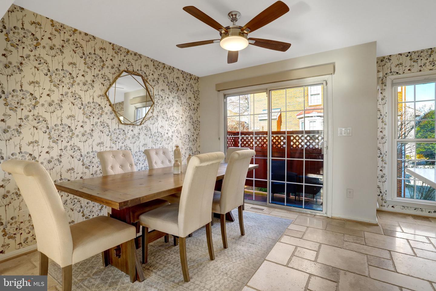 2422 N HAMPTON DR, ALEXANDRIA, Virginia 22311, 3 Bedrooms Bedrooms, ,2 BathroomsBathrooms,Residential,For sale,2422 N HAMPTON DR,VAAX2052818 MLS # VAAX2052818