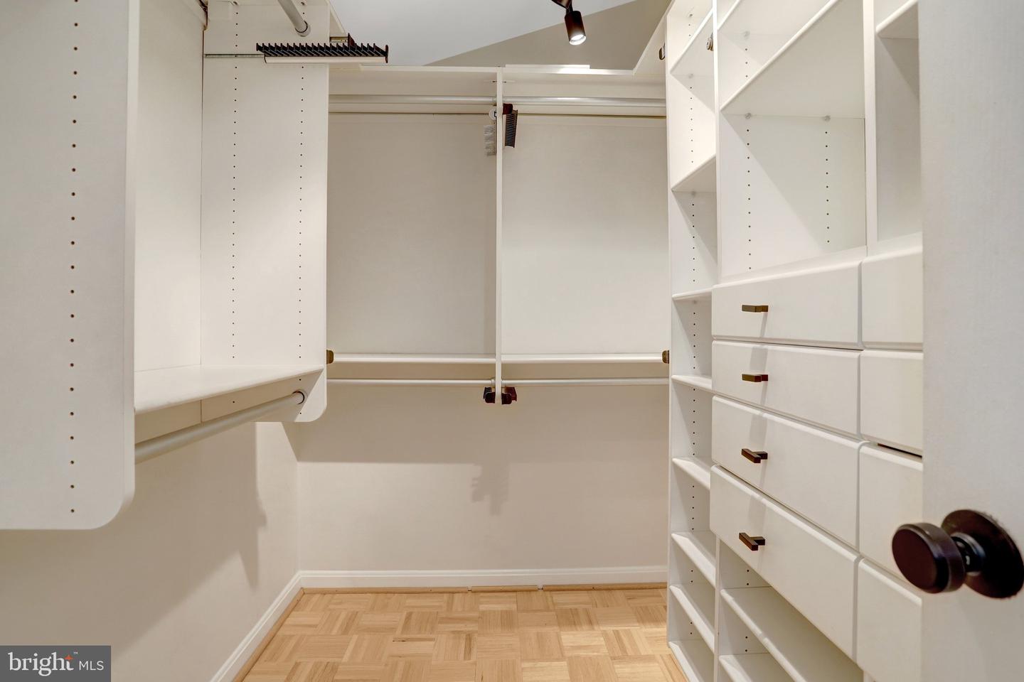 2422 N HAMPTON DR, ALEXANDRIA, Virginia 22311, 3 Bedrooms Bedrooms, ,2 BathroomsBathrooms,Residential,For sale,2422 N HAMPTON DR,VAAX2052818 MLS # VAAX2052818