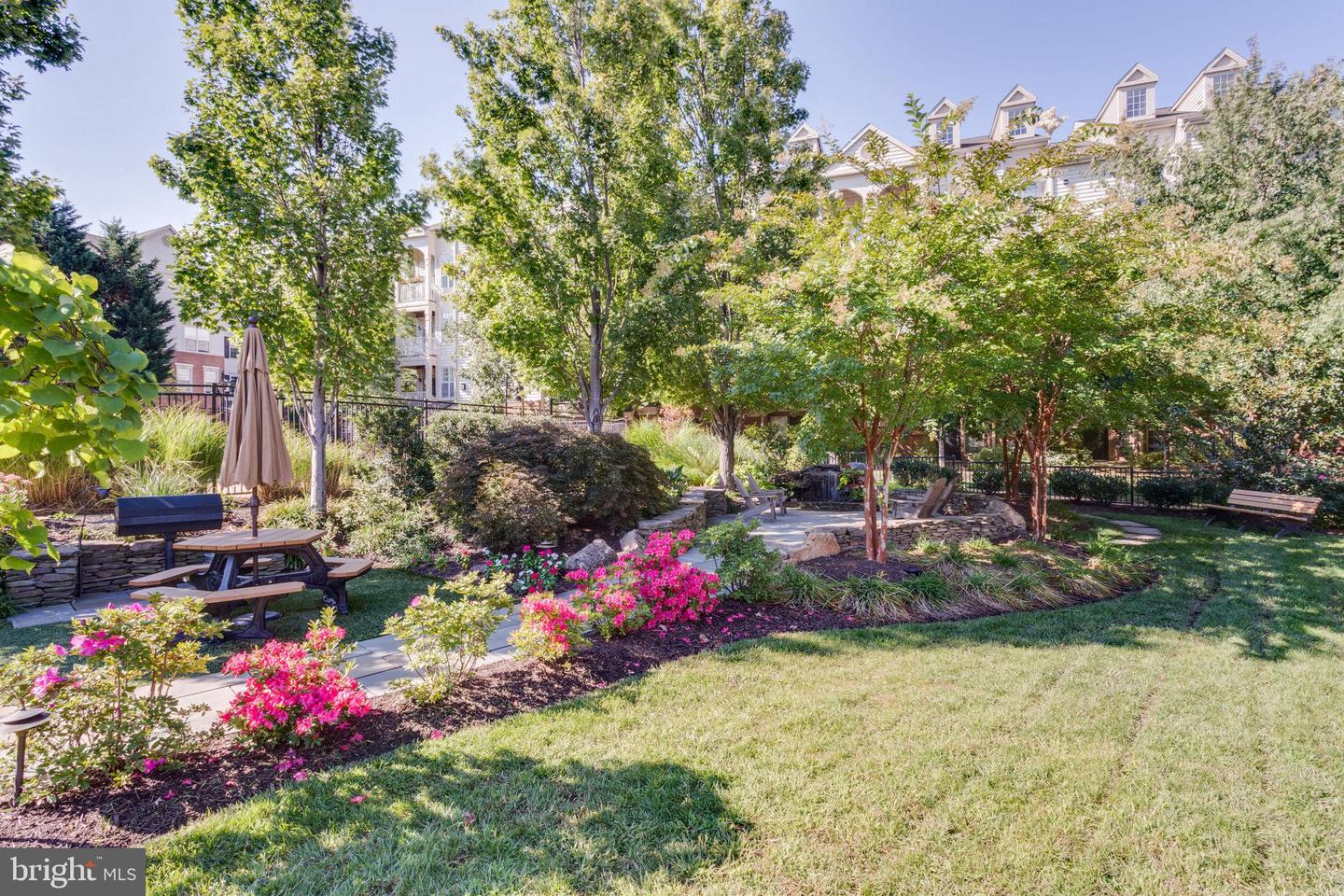 2422 N HAMPTON DR, ALEXANDRIA, Virginia 22311, 3 Bedrooms Bedrooms, ,2 BathroomsBathrooms,Residential,For sale,2422 N HAMPTON DR,VAAX2052818 MLS # VAAX2052818