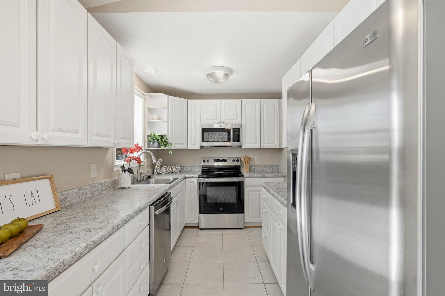 5666 RED MAPLE COURT, WARRENTON, Virginia 20187, 4 Bedrooms Bedrooms, ,2 BathroomsBathrooms,Residential,For sale,5666 RED MAPLE COURT,VAFQ2020080 MLS # VAFQ2020080