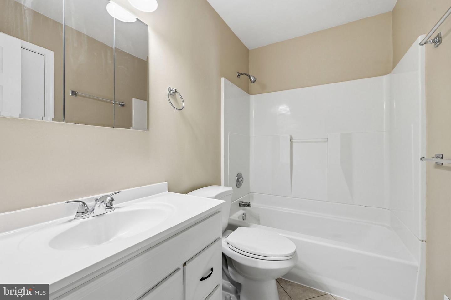 5666 RED MAPLE COURT, WARRENTON, Virginia 20187, 4 Bedrooms Bedrooms, ,2 BathroomsBathrooms,Residential,For sale,5666 RED MAPLE COURT,VAFQ2020080 MLS # VAFQ2020080