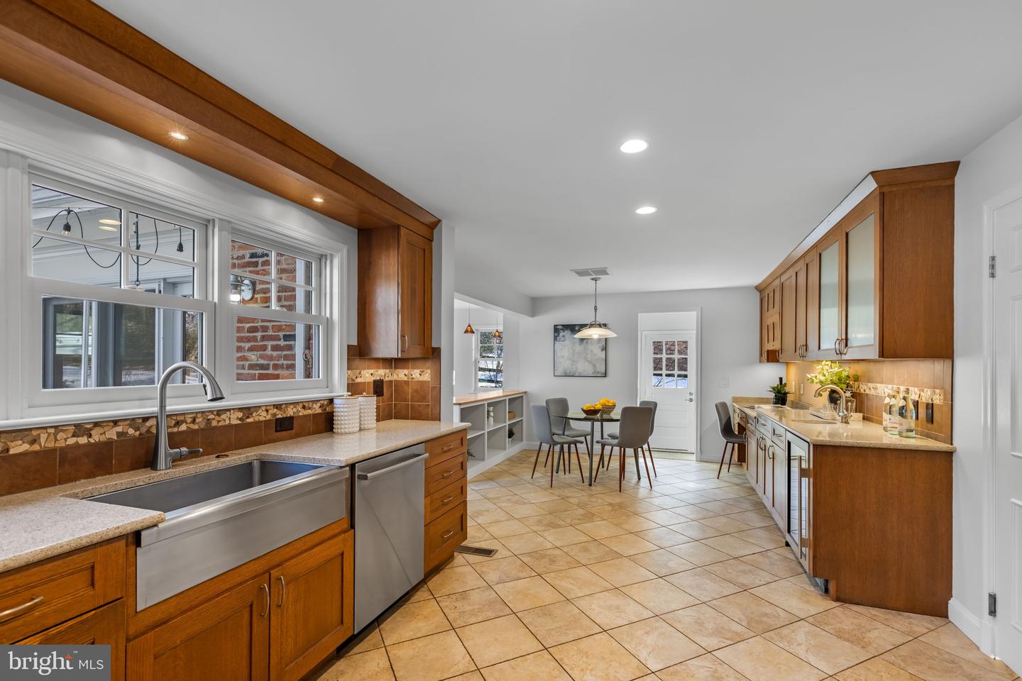 7105 DEVONSHIRE RD, ALEXANDRIA, Virginia 22307, 4 Bedrooms Bedrooms, ,3 BathroomsBathrooms,Residential,For sale,7105 DEVONSHIRE RD,VAFX2285526 MLS # VAFX2285526