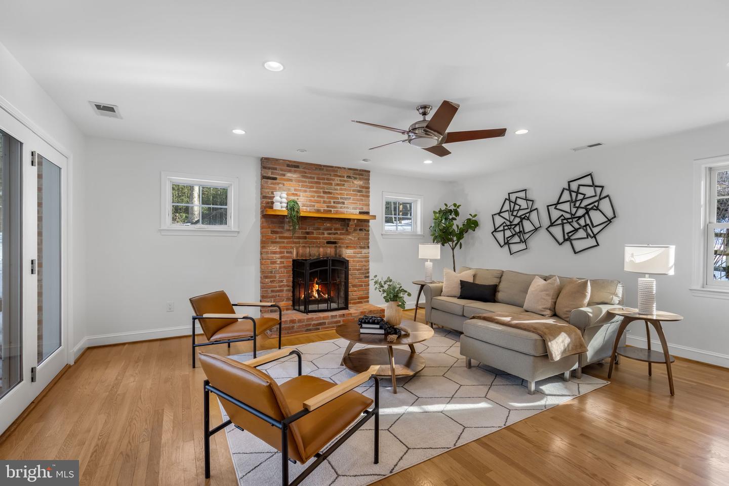 7105 DEVONSHIRE RD, ALEXANDRIA, Virginia 22307, 4 Bedrooms Bedrooms, ,3 BathroomsBathrooms,Residential,For sale,7105 DEVONSHIRE RD,VAFX2285526 MLS # VAFX2285526