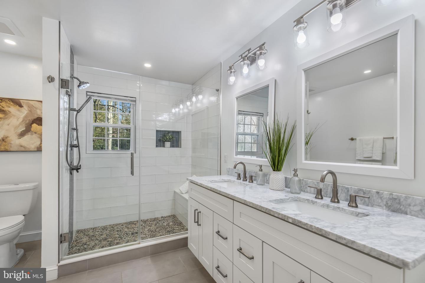 7105 DEVONSHIRE RD, ALEXANDRIA, Virginia 22307, 4 Bedrooms Bedrooms, ,3 BathroomsBathrooms,Residential,For sale,7105 DEVONSHIRE RD,VAFX2285526 MLS # VAFX2285526