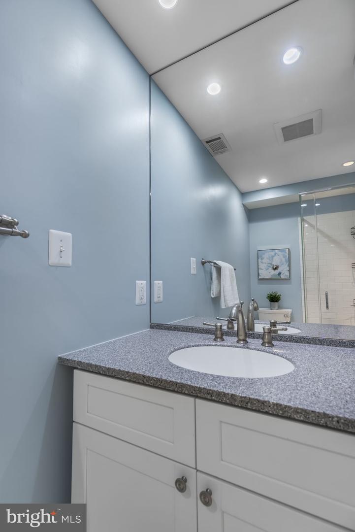 7105 DEVONSHIRE RD, ALEXANDRIA, Virginia 22307, 4 Bedrooms Bedrooms, ,3 BathroomsBathrooms,Residential,For sale,7105 DEVONSHIRE RD,VAFX2285526 MLS # VAFX2285526