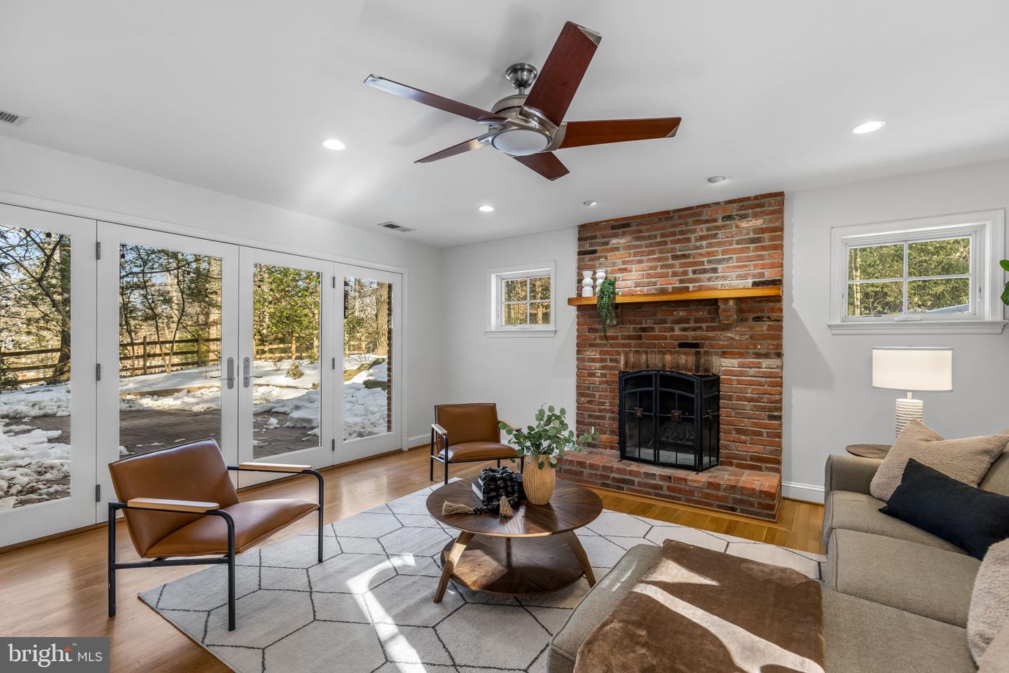 7105 DEVONSHIRE RD, ALEXANDRIA, Virginia 22307, 4 Bedrooms Bedrooms, ,3 BathroomsBathrooms,Residential,For sale,7105 DEVONSHIRE RD,VAFX2285526 MLS # VAFX2285526