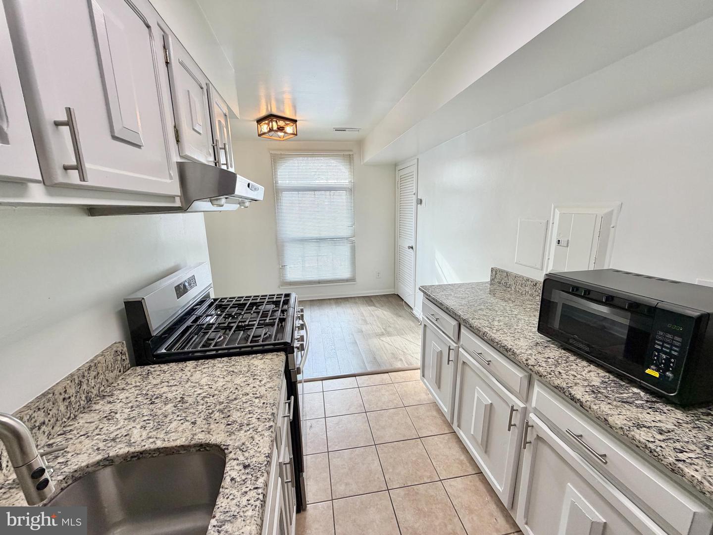 3322 WOODBURN VILLAGE DR #13, ANNANDALE, Virginia 22003, 3 Bedrooms Bedrooms, ,2 BathroomsBathrooms,Residential,For sale,3322 WOODBURN VILLAGE DR #13,VAFX2285732 MLS # VAFX2285732