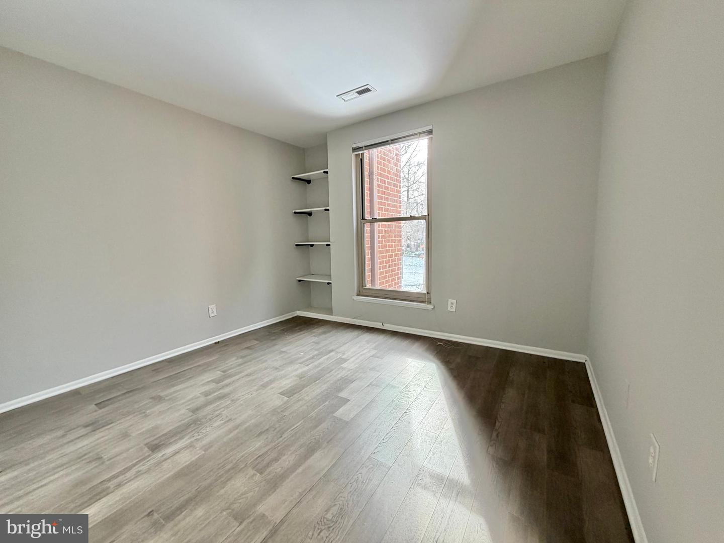 3322 WOODBURN VILLAGE DR #13, ANNANDALE, Virginia 22003, 3 Bedrooms Bedrooms, ,2 BathroomsBathrooms,Residential,For sale,3322 WOODBURN VILLAGE DR #13,VAFX2285732 MLS # VAFX2285732