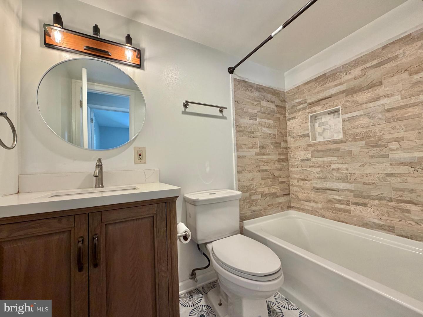 3322 WOODBURN VILLAGE DR #13, ANNANDALE, Virginia 22003, 3 Bedrooms Bedrooms, ,2 BathroomsBathrooms,Residential,For sale,3322 WOODBURN VILLAGE DR #13,VAFX2285732 MLS # VAFX2285732