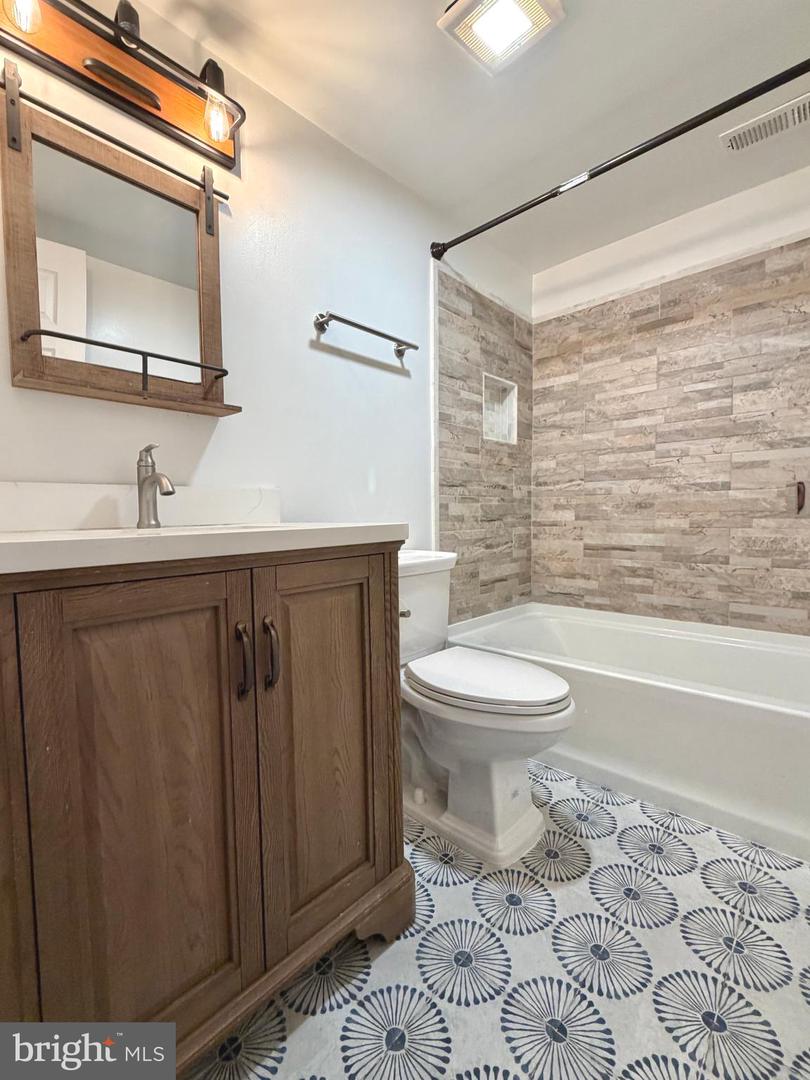 3322 WOODBURN VILLAGE DR #13, ANNANDALE, Virginia 22003, 3 Bedrooms Bedrooms, ,2 BathroomsBathrooms,Residential,For sale,3322 WOODBURN VILLAGE DR #13,VAFX2285732 MLS # VAFX2285732