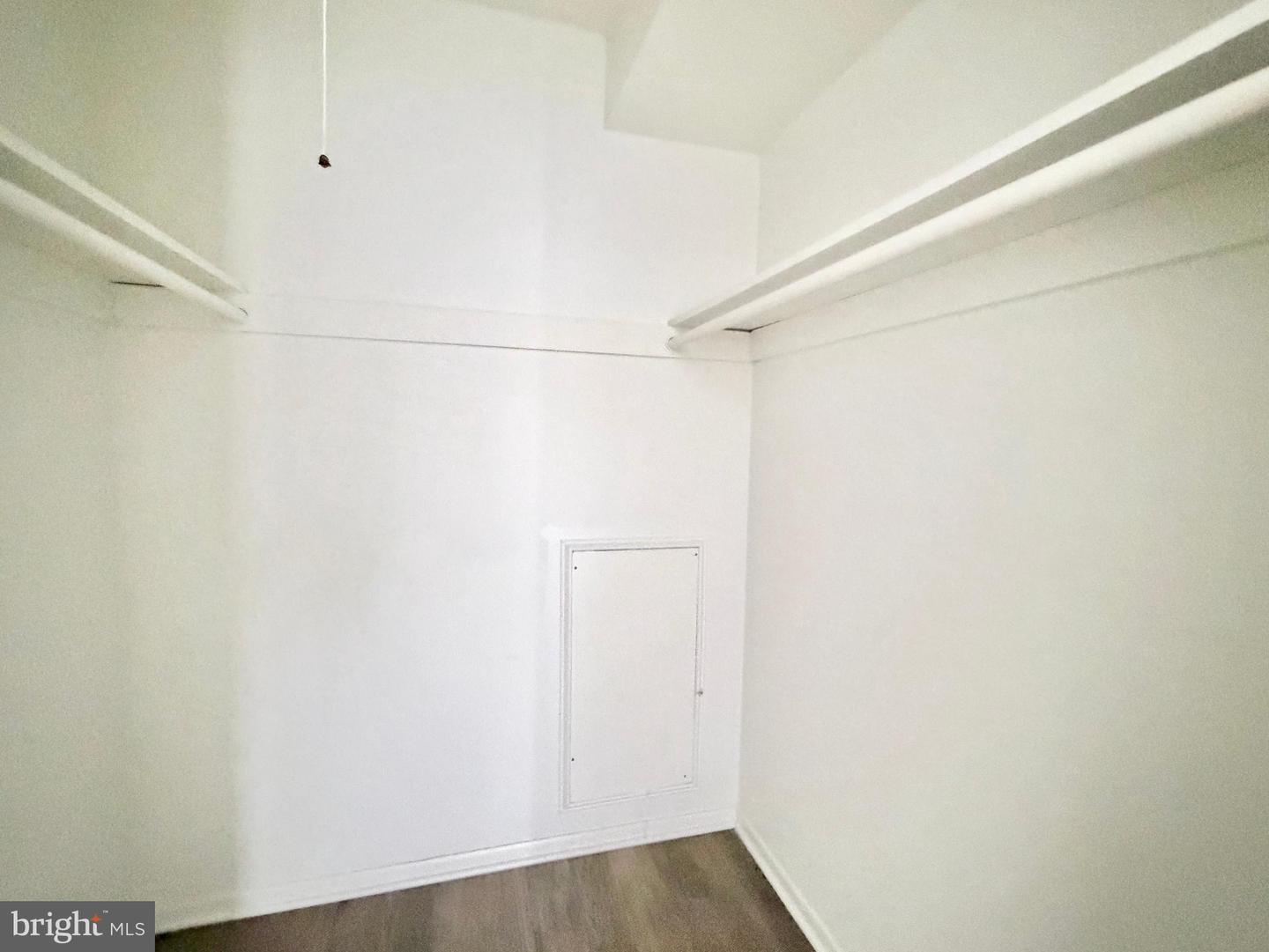 3322 WOODBURN VILLAGE DR #13, ANNANDALE, Virginia 22003, 3 Bedrooms Bedrooms, ,2 BathroomsBathrooms,Residential,For sale,3322 WOODBURN VILLAGE DR #13,VAFX2285732 MLS # VAFX2285732