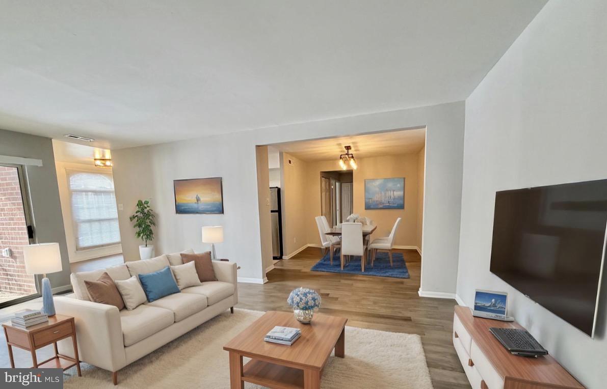 3322 WOODBURN VILLAGE DR #13, ANNANDALE, Virginia 22003, 3 Bedrooms Bedrooms, ,2 BathroomsBathrooms,Residential,For sale,3322 WOODBURN VILLAGE DR #13,VAFX2285732 MLS # VAFX2285732