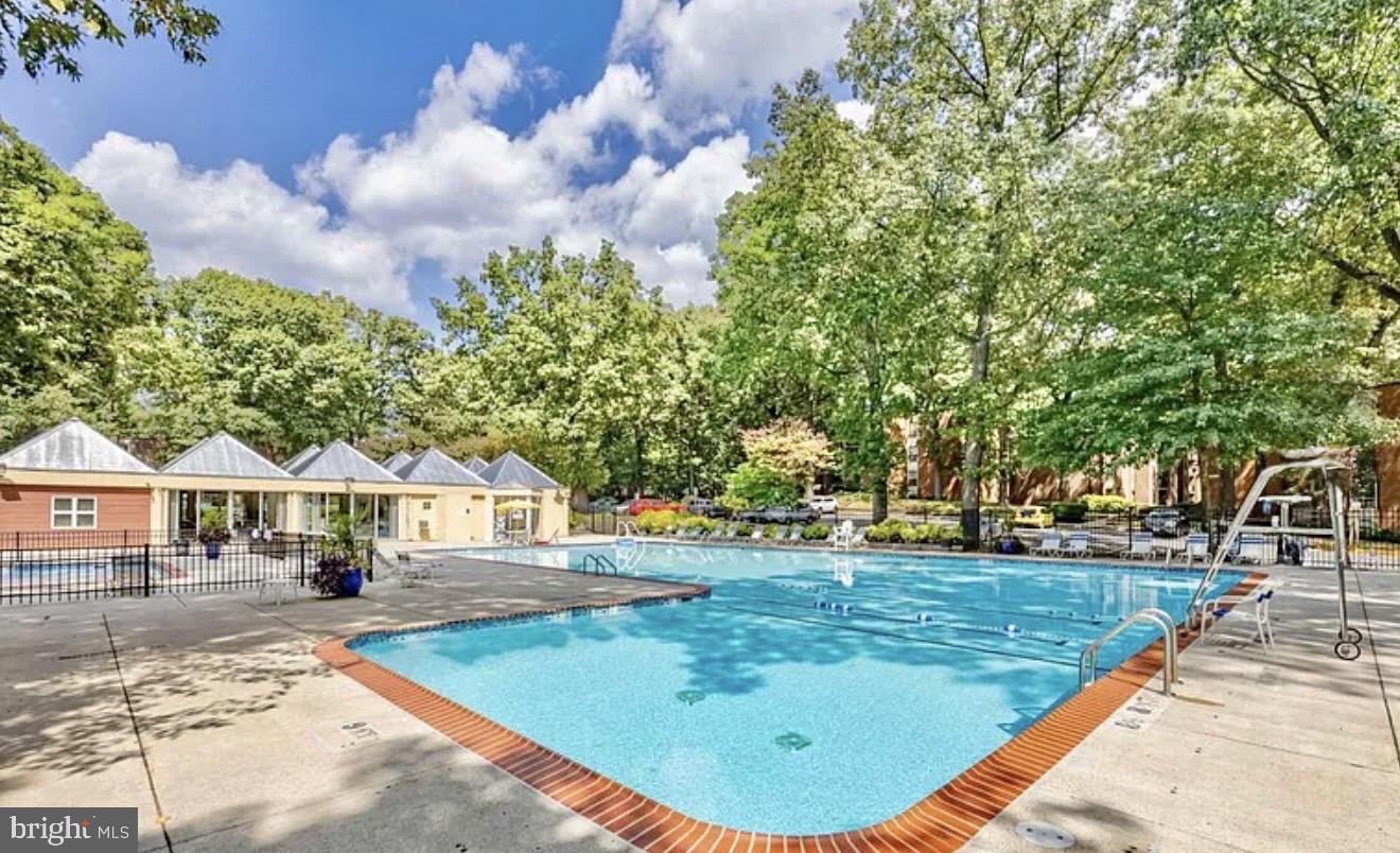 3322 WOODBURN VILLAGE DR #13, ANNANDALE, Virginia 22003, 3 Bedrooms Bedrooms, ,2 BathroomsBathrooms,Residential,For sale,3322 WOODBURN VILLAGE DR #13,VAFX2285732 MLS # VAFX2285732