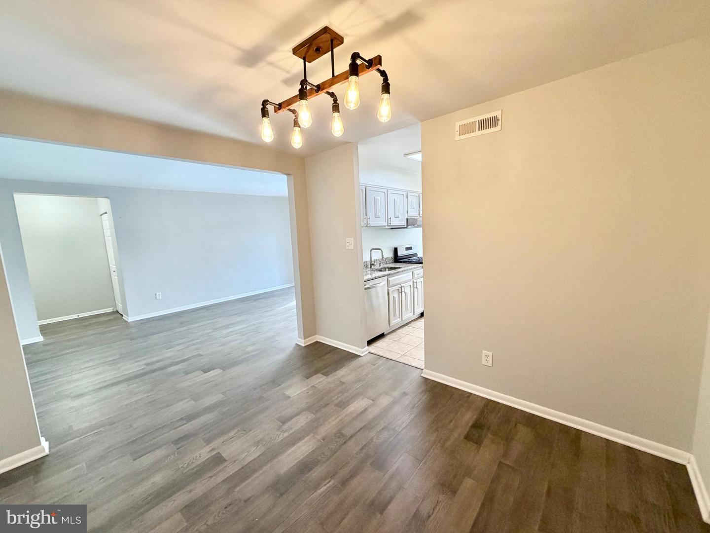 3322 WOODBURN VILLAGE DR #13, ANNANDALE, Virginia 22003, 3 Bedrooms Bedrooms, ,2 BathroomsBathrooms,Residential,For sale,3322 WOODBURN VILLAGE DR #13,VAFX2285732 MLS # VAFX2285732