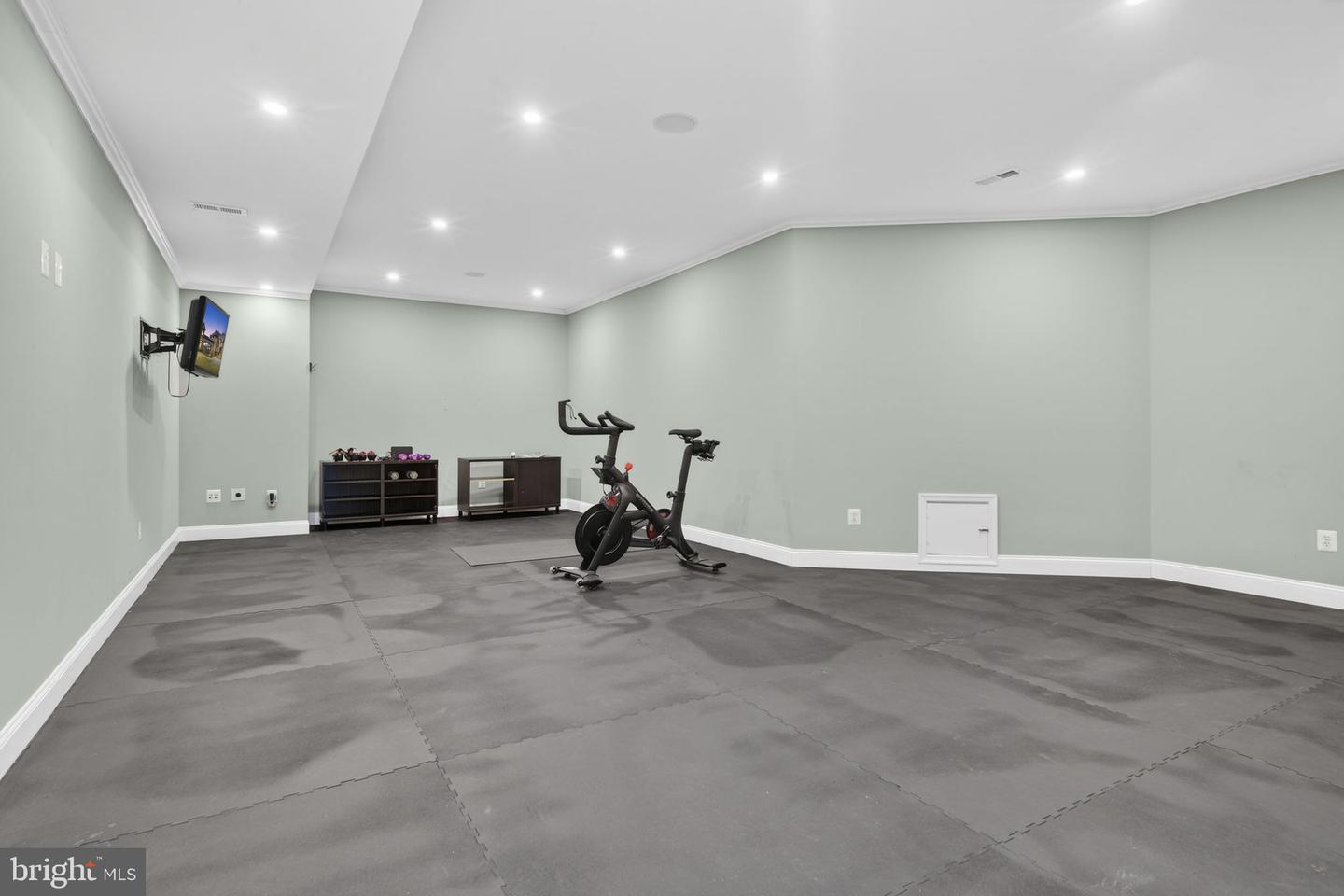 21051 ST LOUIS RD, MIDDLEBURG, Virginia 20117, 5 Bedrooms Bedrooms, ,5 BathroomsBathrooms,Residential,For sale,21051 ST LOUIS RD,VALO2114338 MLS # VALO2114338