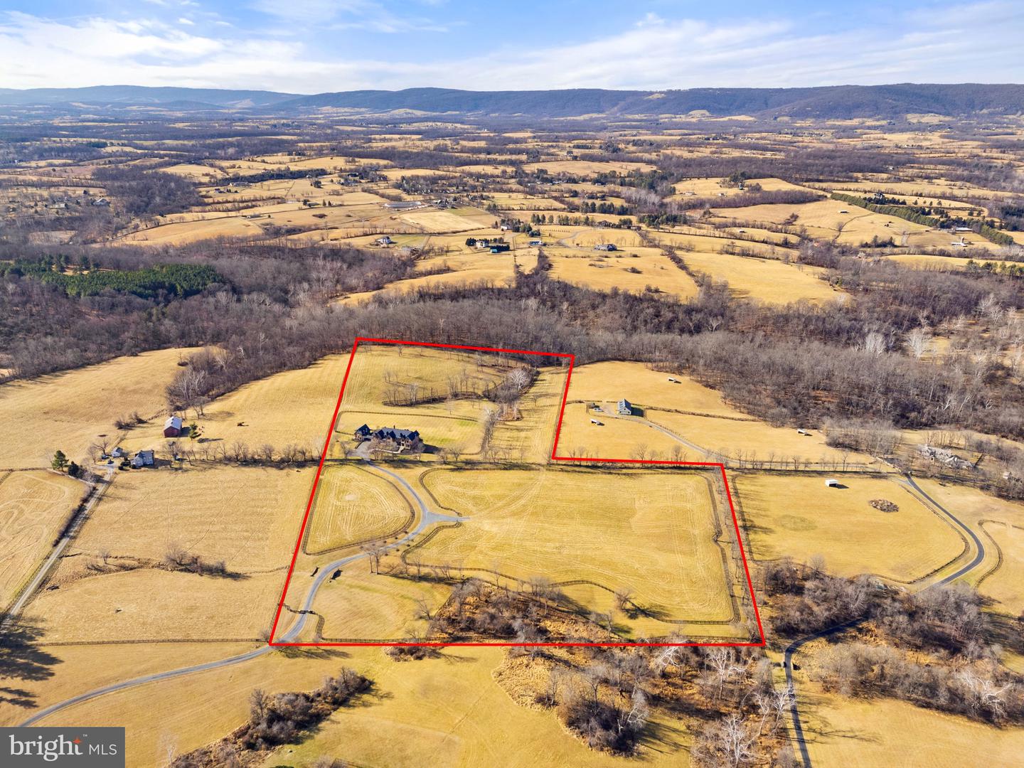 21051 ST LOUIS RD, MIDDLEBURG, Virginia 20117, 5 Bedrooms Bedrooms, ,5 BathroomsBathrooms,Residential,For sale,21051 ST LOUIS RD,VALO2114338 MLS # VALO2114338