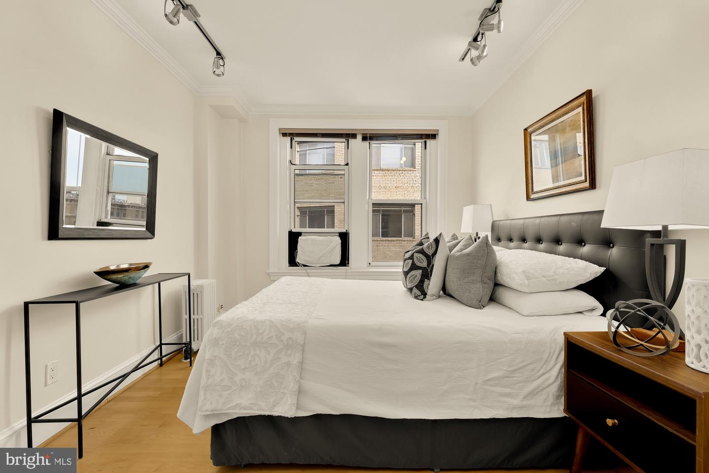 1954 COLUMBIA RD NW #710, WASHINGTON, District Of Columbia 20009, 3 Bedrooms Bedrooms, 5 Rooms Rooms,2 BathroomsBathrooms,Residential,For sale,1954 COLUMBIA RD NW #710,DCDC2243000 MLS # DCDC2243000