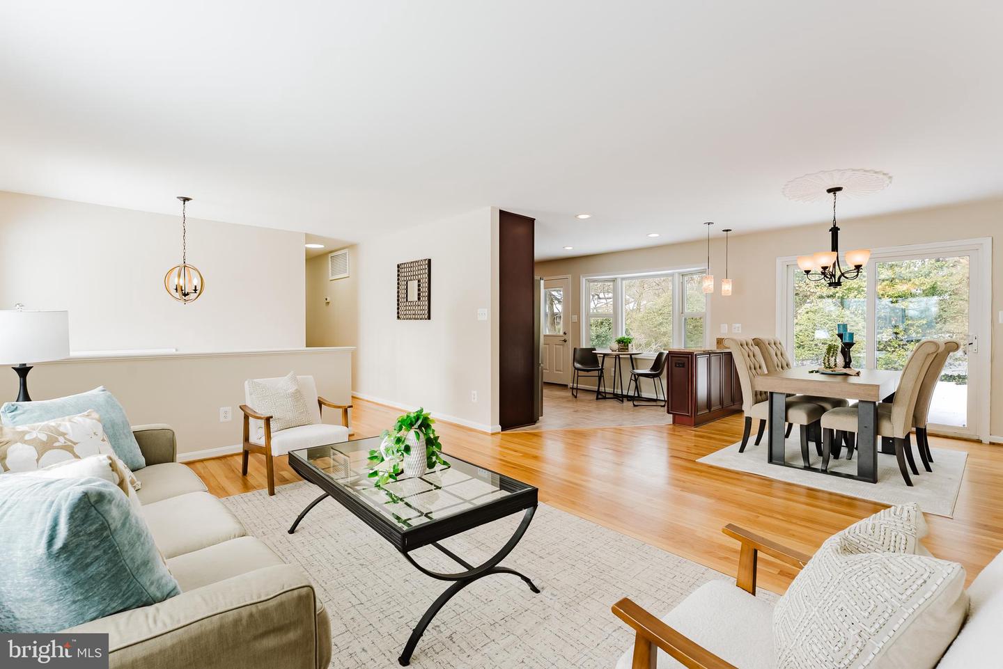 4704 FEDERAL CT, ANNANDALE, Virginia 22003, 4 Bedrooms Bedrooms, ,2 BathroomsBathrooms,Residential,For sale,4704 FEDERAL CT,VAFX2287594 MLS # VAFX2287594