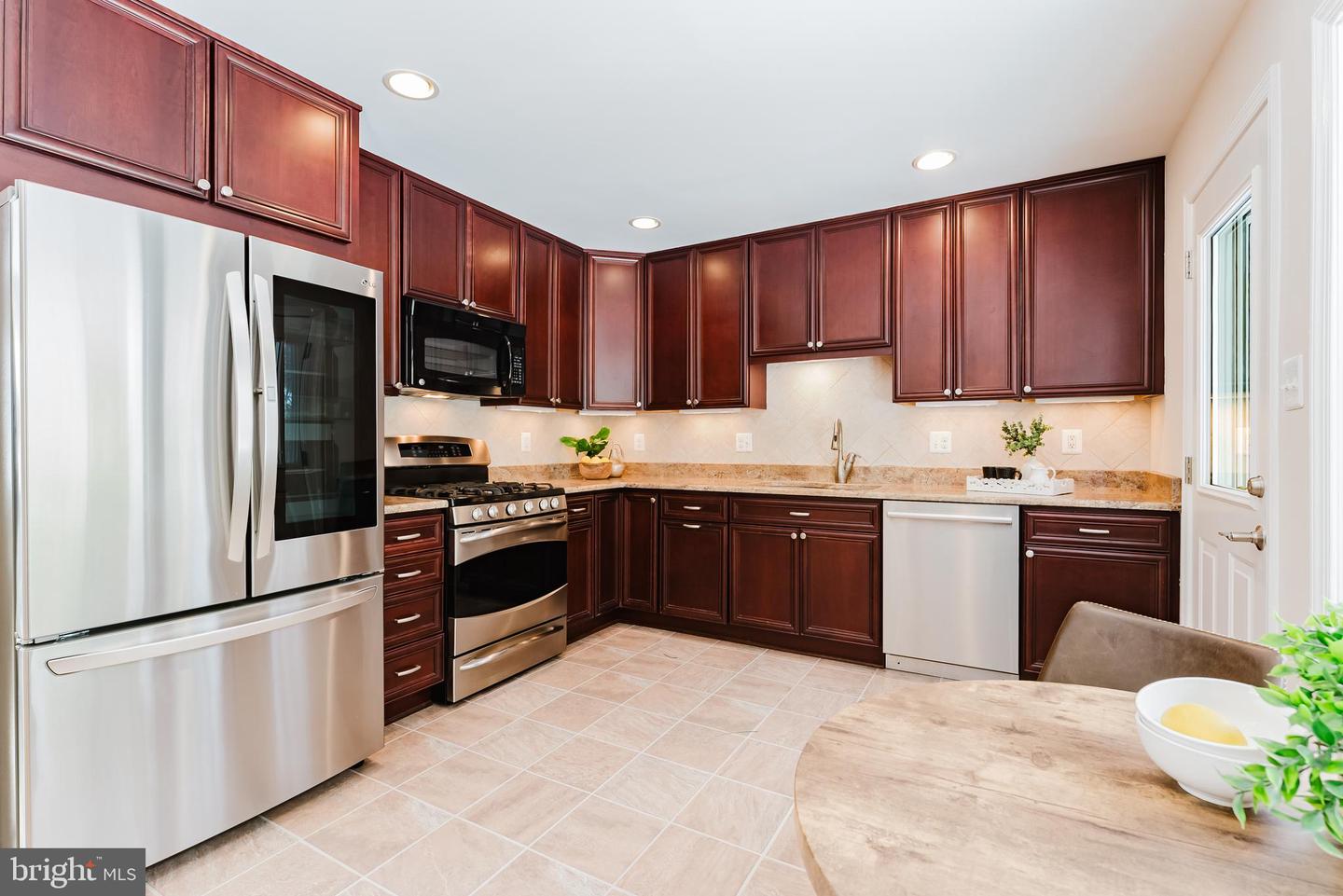 4704 FEDERAL CT, ANNANDALE, Virginia 22003, 4 Bedrooms Bedrooms, ,2 BathroomsBathrooms,Residential,For sale,4704 FEDERAL CT,VAFX2287594 MLS # VAFX2287594