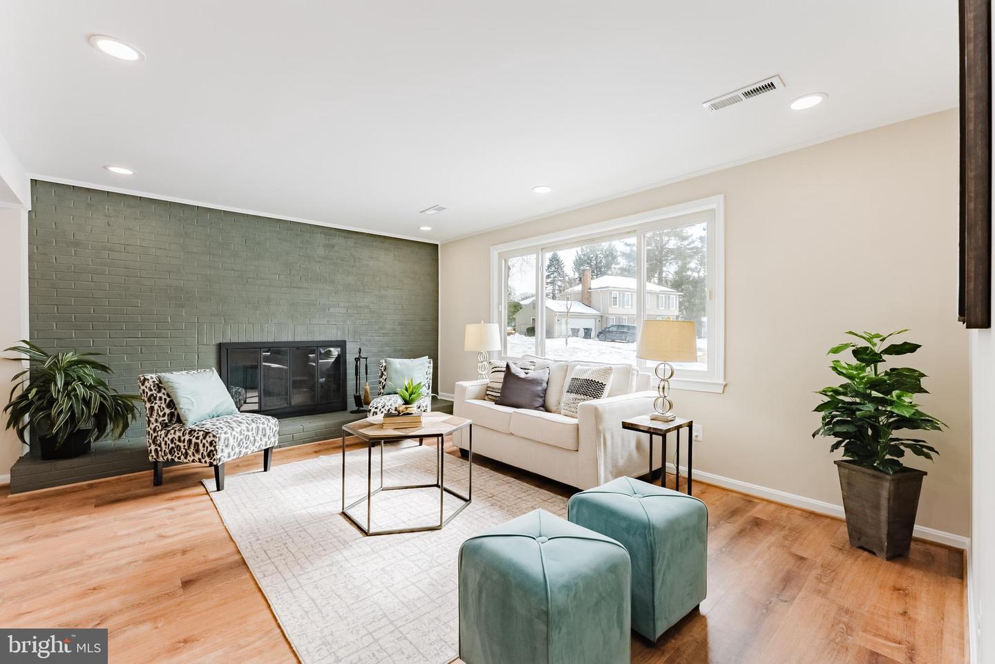 4704 FEDERAL CT, ANNANDALE, Virginia 22003, 4 Bedrooms Bedrooms, ,2 BathroomsBathrooms,Residential,For sale,4704 FEDERAL CT,VAFX2287594 MLS # VAFX2287594