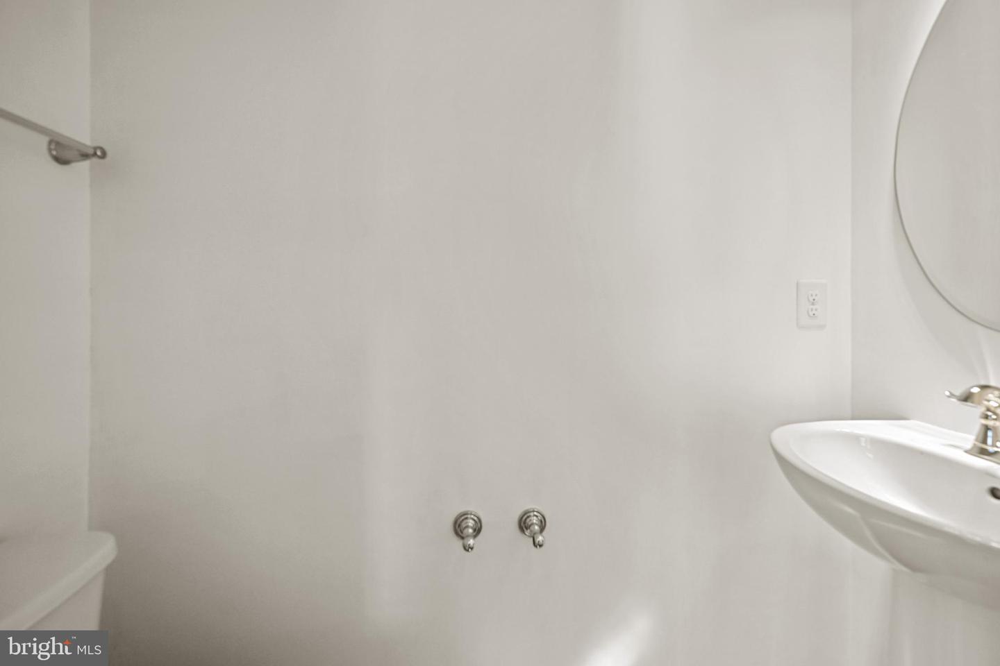 25928 RACING SUN DR, ALDIE, Virginia 20105, 3 Bedrooms Bedrooms, ,2 BathroomsBathrooms,Residential,For sale,25928 RACING SUN DR,VALO2114824 MLS # VALO2114824