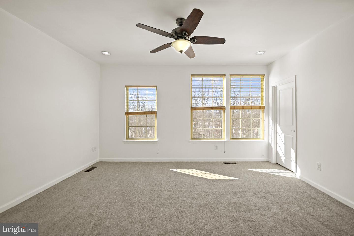 25928 RACING SUN DR, ALDIE, Virginia 20105, 3 Bedrooms Bedrooms, ,2 BathroomsBathrooms,Residential,For sale,25928 RACING SUN DR,VALO2114824 MLS # VALO2114824