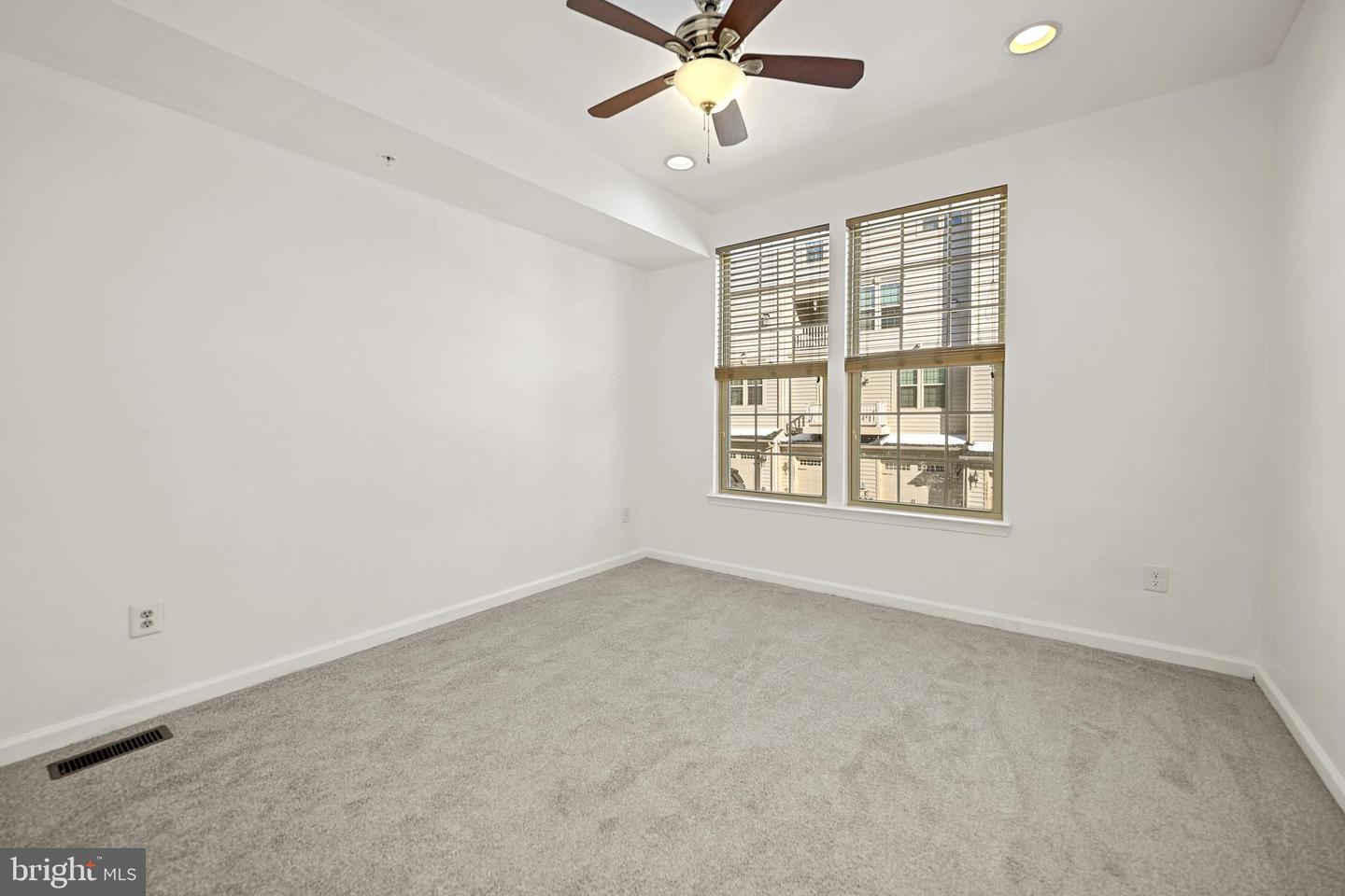 25928 RACING SUN DR, ALDIE, Virginia 20105, 3 Bedrooms Bedrooms, ,2 BathroomsBathrooms,Residential,For sale,25928 RACING SUN DR,VALO2114824 MLS # VALO2114824