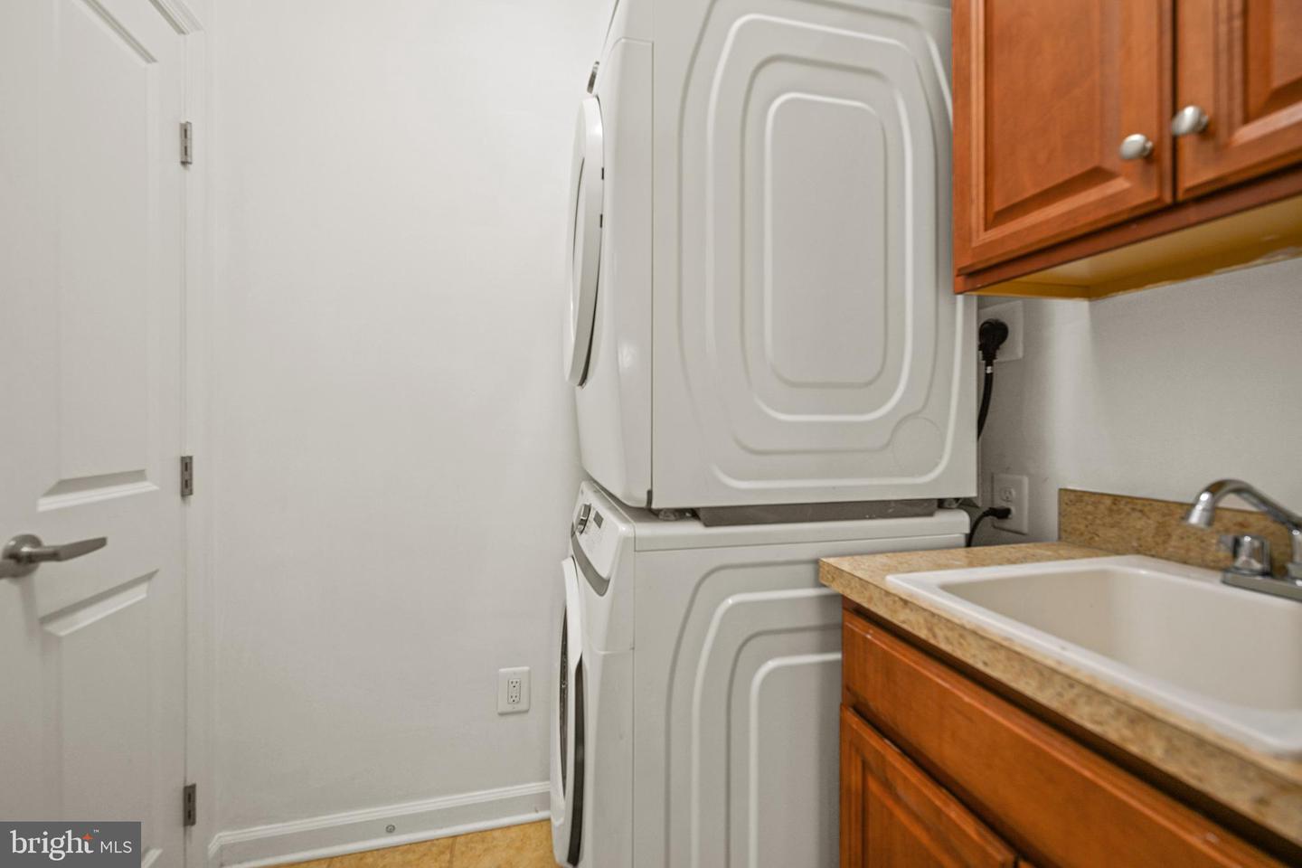 25928 RACING SUN DR, ALDIE, Virginia 20105, 3 Bedrooms Bedrooms, ,2 BathroomsBathrooms,Residential,For sale,25928 RACING SUN DR,VALO2114824 MLS # VALO2114824