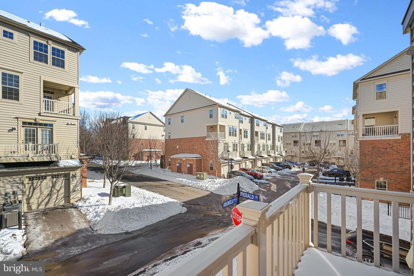 25928 RACING SUN DR, ALDIE, Virginia 20105, 3 Bedrooms Bedrooms, ,2 BathroomsBathrooms,Residential,For sale,25928 RACING SUN DR,VALO2114824 MLS # VALO2114824