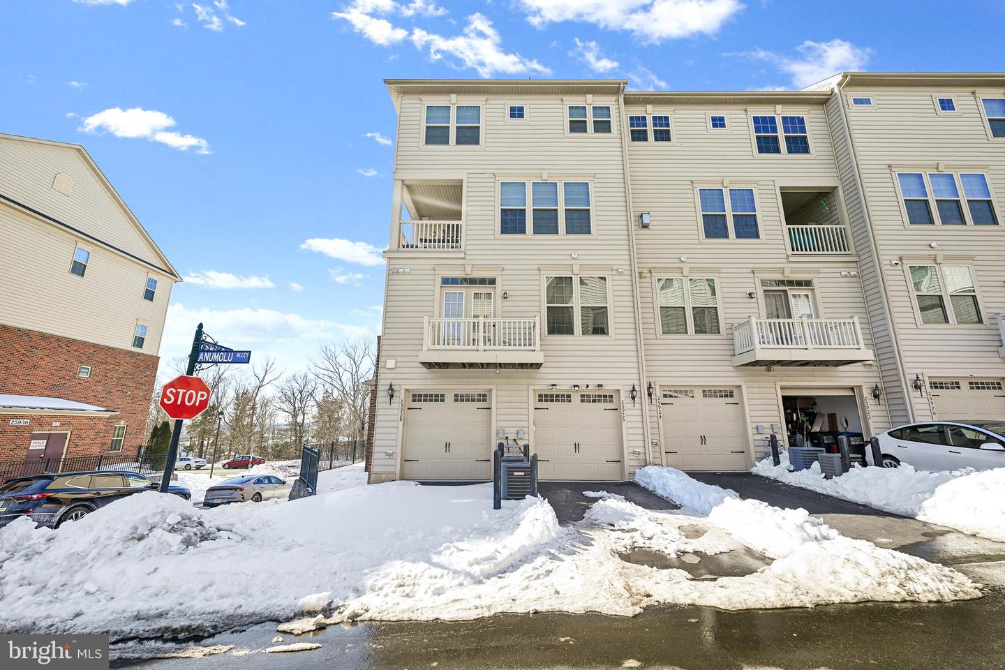 25928 RACING SUN DR, ALDIE, Virginia 20105, 3 Bedrooms Bedrooms, ,2 BathroomsBathrooms,Residential,For sale,25928 RACING SUN DR,VALO2114824 MLS # VALO2114824