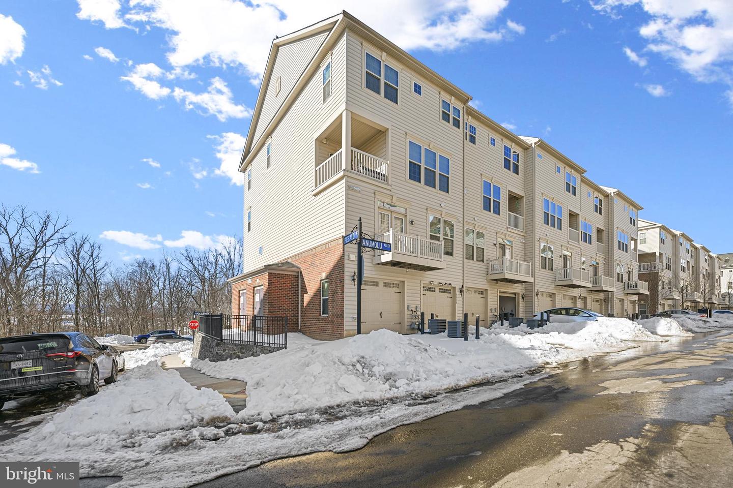 25928 RACING SUN DR, ALDIE, Virginia 20105, 3 Bedrooms Bedrooms, ,2 BathroomsBathrooms,Residential,For sale,25928 RACING SUN DR,VALO2114824 MLS # VALO2114824