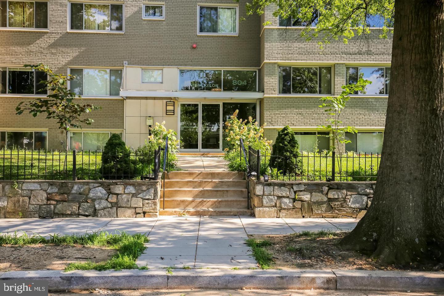 804 TAYLOR ST NW #201, WASHINGTON, District Of Columbia 20011, 2 Bedrooms Bedrooms, ,2 BathroomsBathrooms,Residential,For sale,804 TAYLOR ST NW #201,DCDC2244000 MLS # DCDC2244000