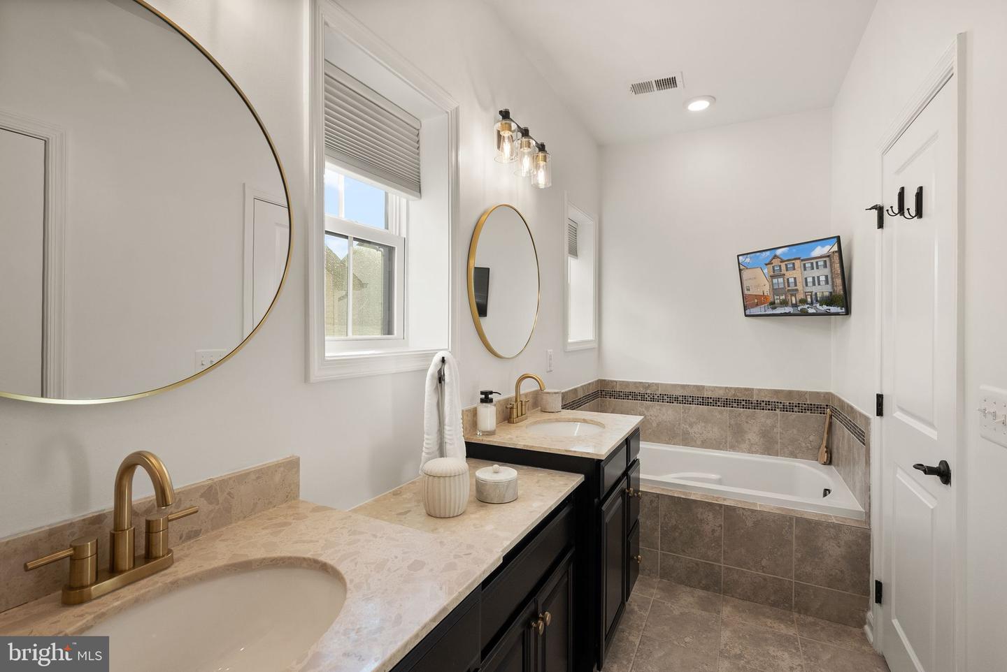 22438 MORNING SHADE TER, ASHBURN, Virginia 20148, 4 Bedrooms Bedrooms, ,3 BathroomsBathrooms,Residential,For sale,22438 MORNING SHADE TER,VALO2115002 MLS # VALO2115002