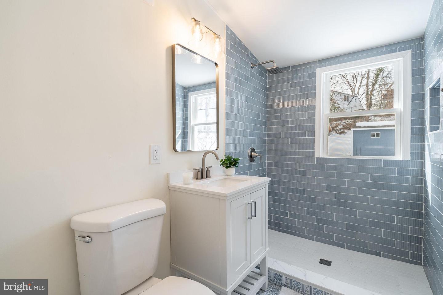 1404 N POWHATAN ST, ARLINGTON, Virginia 22205, 3 Bedrooms Bedrooms, ,4 BathroomsBathrooms,Residential,For sale,1404 N POWHATAN ST,VAAR2068332 MLS # VAAR2068332