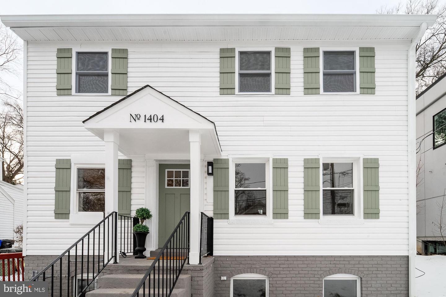 1404 N POWHATAN ST, ARLINGTON, Virginia 22205, 3 Bedrooms Bedrooms, ,4 BathroomsBathrooms,Residential,For sale,1404 N POWHATAN ST,VAAR2068332 MLS # VAAR2068332