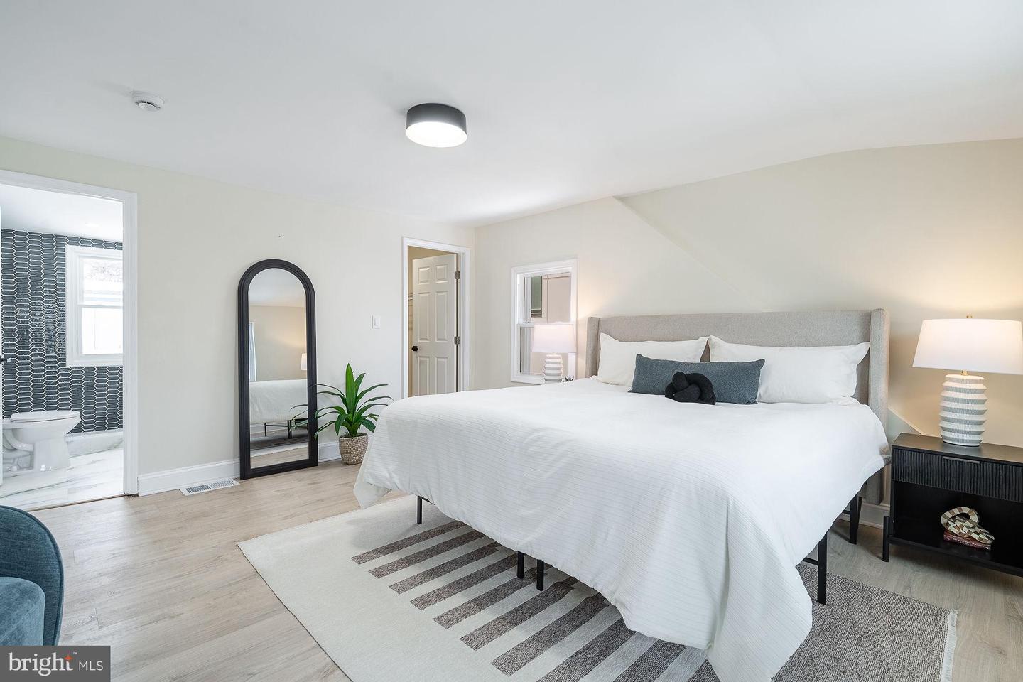 1404 N POWHATAN ST, ARLINGTON, Virginia 22205, 3 Bedrooms Bedrooms, ,4 BathroomsBathrooms,Residential,For sale,1404 N POWHATAN ST,VAAR2068332 MLS # VAAR2068332