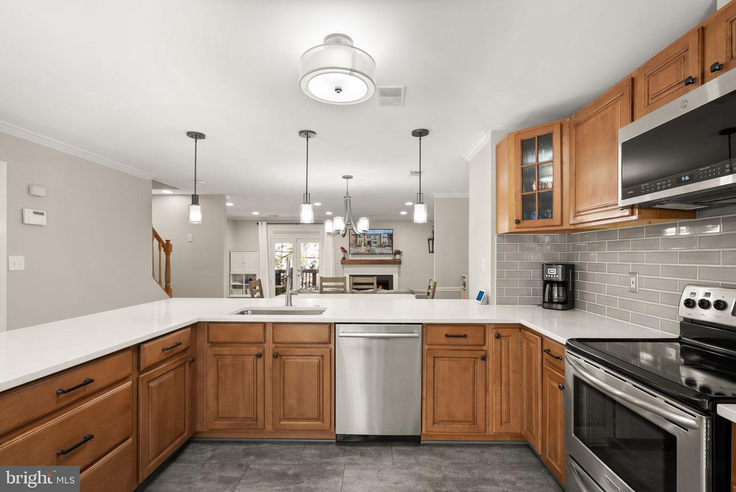 6066 HEATHERWOOD DR, ALEXANDRIA, Virginia 22310, 3 Bedrooms Bedrooms, ,3 BathroomsBathrooms,Residential,For sale,6066 HEATHERWOOD DR,VAFX2288412 MLS # VAFX2288412