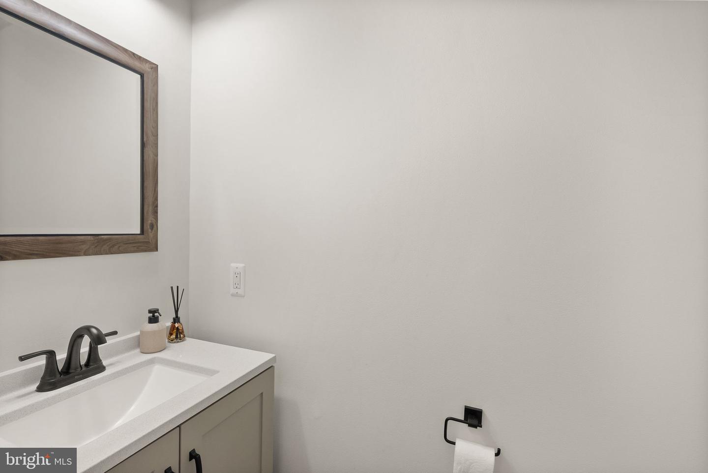 6066 HEATHERWOOD DR, ALEXANDRIA, Virginia 22310, 3 Bedrooms Bedrooms, ,3 BathroomsBathrooms,Residential,For sale,6066 HEATHERWOOD DR,VAFX2288412 MLS # VAFX2288412