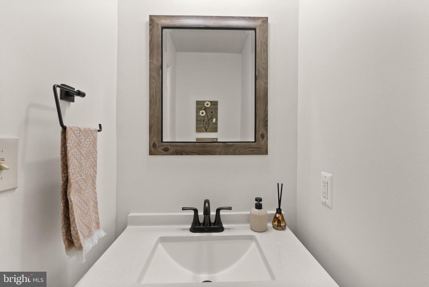 6066 HEATHERWOOD DR, ALEXANDRIA, Virginia 22310, 3 Bedrooms Bedrooms, ,3 BathroomsBathrooms,Residential,For sale,6066 HEATHERWOOD DR,VAFX2288412 MLS # VAFX2288412