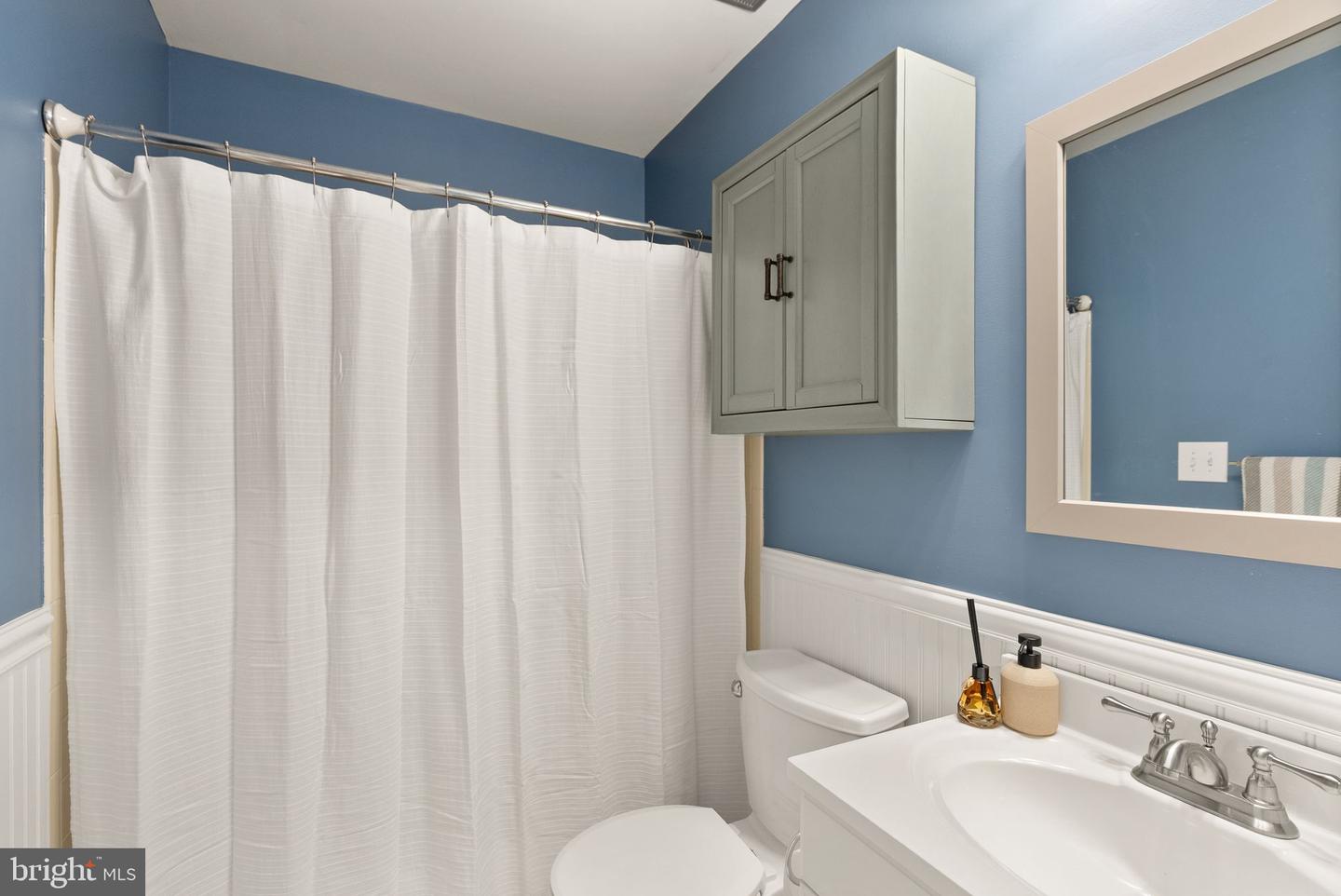 6066 HEATHERWOOD DR, ALEXANDRIA, Virginia 22310, 3 Bedrooms Bedrooms, ,3 BathroomsBathrooms,Residential,For sale,6066 HEATHERWOOD DR,VAFX2288412 MLS # VAFX2288412