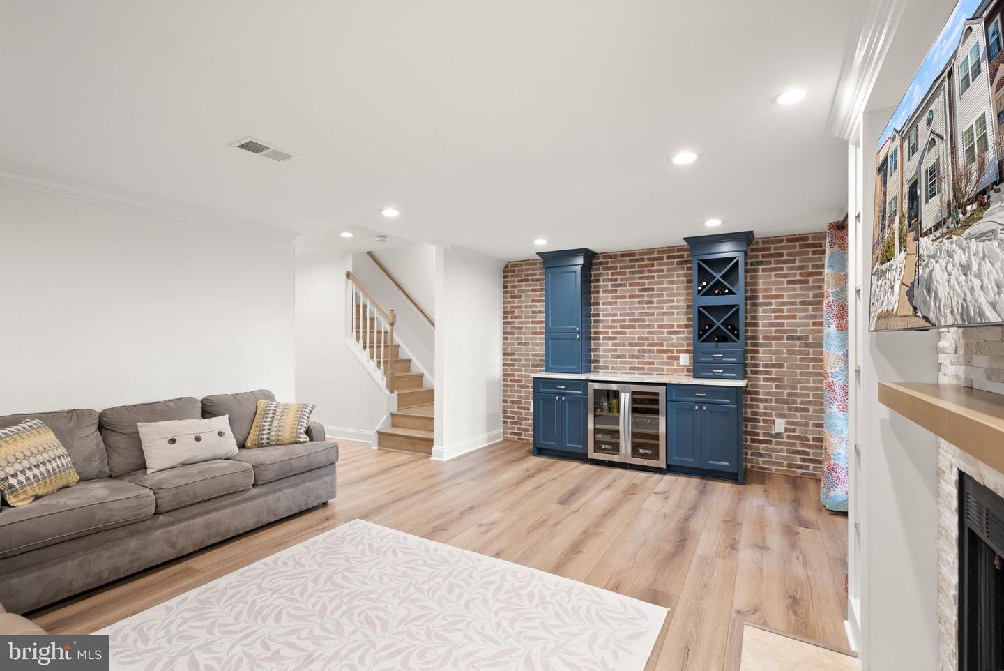 6066 HEATHERWOOD DR, ALEXANDRIA, Virginia 22310, 3 Bedrooms Bedrooms, ,3 BathroomsBathrooms,Residential,For sale,6066 HEATHERWOOD DR,VAFX2288412 MLS # VAFX2288412