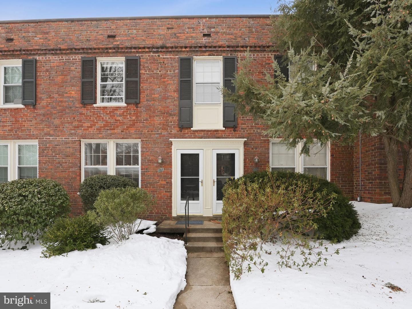 1400 S EDGEWOOD ST #515, ARLINGTON, Virginia 22204, 2 Bedrooms Bedrooms, ,1 BathroomBathrooms,Residential,For sale,1400 S EDGEWOOD ST #515,VAAR2068402 MLS # VAAR2068402