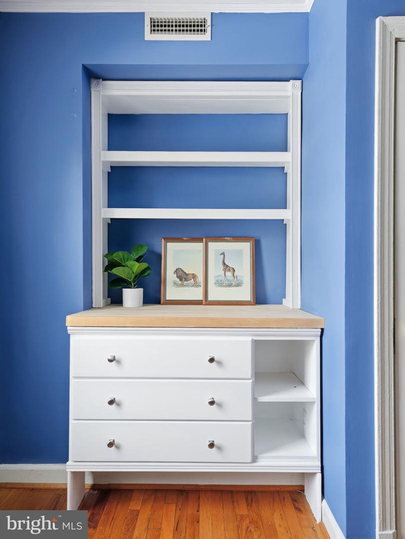 1400 S EDGEWOOD ST #515, ARLINGTON, Virginia 22204, 2 Bedrooms Bedrooms, ,1 BathroomBathrooms,Residential,For sale,1400 S EDGEWOOD ST #515,VAAR2068402 MLS # VAAR2068402