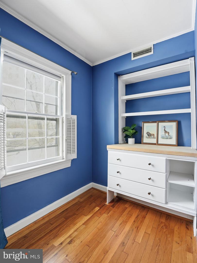 1400 S EDGEWOOD ST #515, ARLINGTON, Virginia 22204, 2 Bedrooms Bedrooms, ,1 BathroomBathrooms,Residential,For sale,1400 S EDGEWOOD ST #515,VAAR2068402 MLS # VAAR2068402