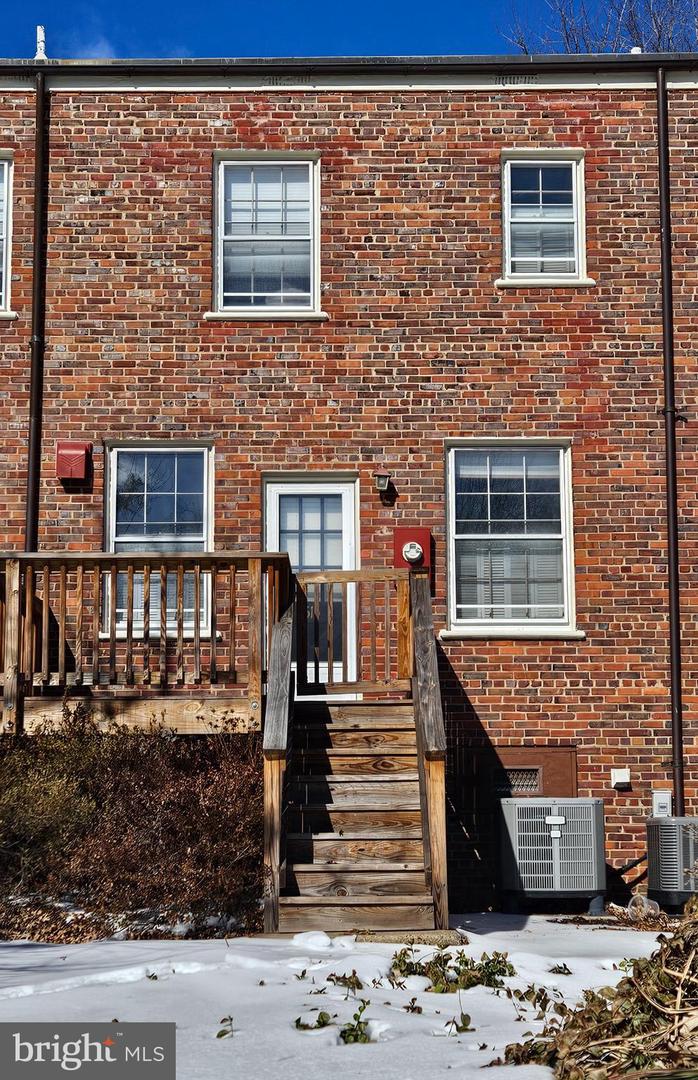 1400 S EDGEWOOD ST #515, ARLINGTON, Virginia 22204, 2 Bedrooms Bedrooms, ,1 BathroomBathrooms,Residential,For sale,1400 S EDGEWOOD ST #515,VAAR2068402 MLS # VAAR2068402