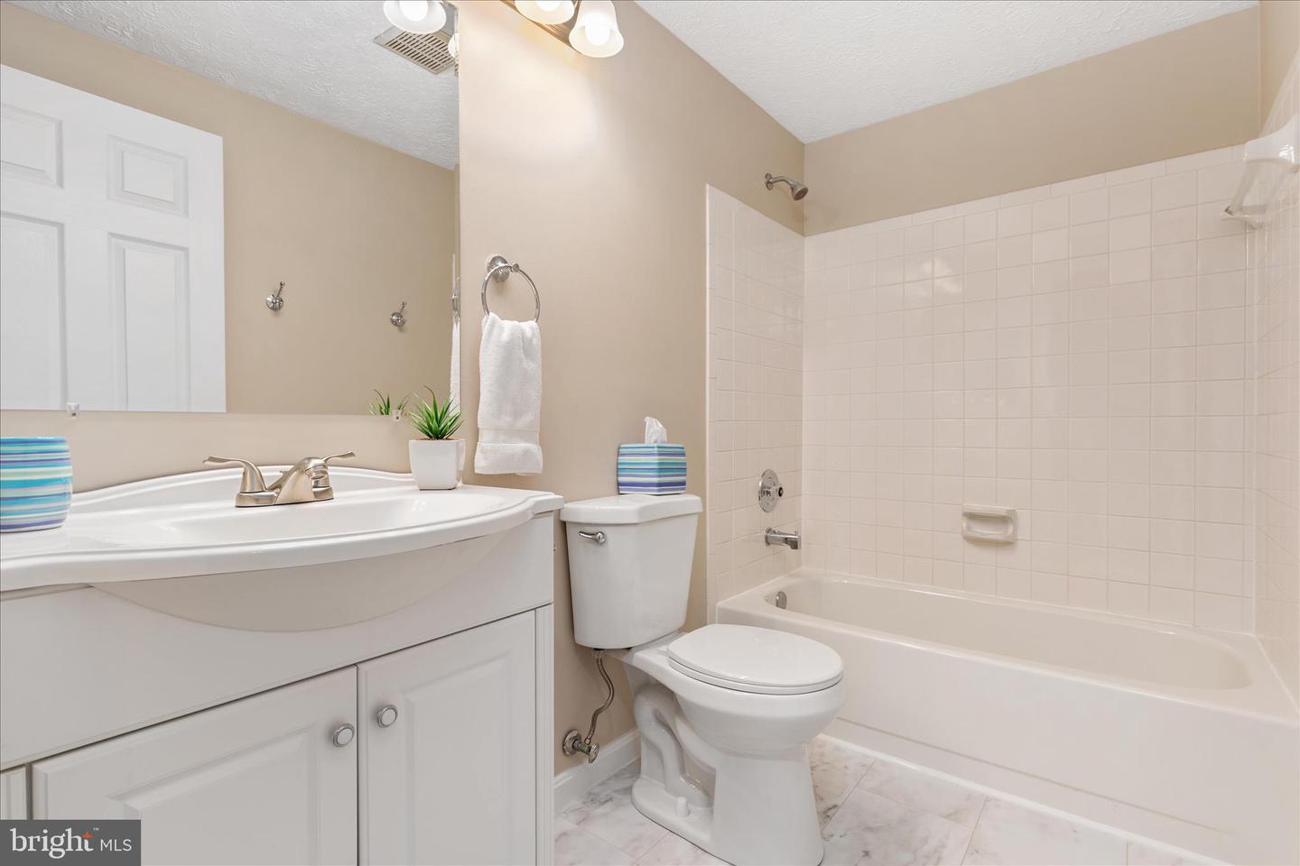 13050 MONTEREY ESTATES DR, HERNDON, Virginia 20171, 3 Bedrooms Bedrooms, ,2 BathroomsBathrooms,Residential,For sale,13050 MONTEREY ESTATES DR,VAFX2288272 MLS # VAFX2288272