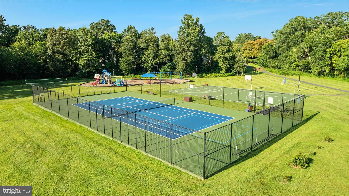 13050 MONTEREY ESTATES DR, HERNDON, Virginia 20171, 3 Bedrooms Bedrooms, ,2 BathroomsBathrooms,Residential,For sale,13050 MONTEREY ESTATES DR,VAFX2288272 MLS # VAFX2288272